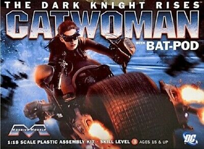 Moebius 1/18 Batman Dark Knight Rises: Catwoman W/bat Pod Moe938
