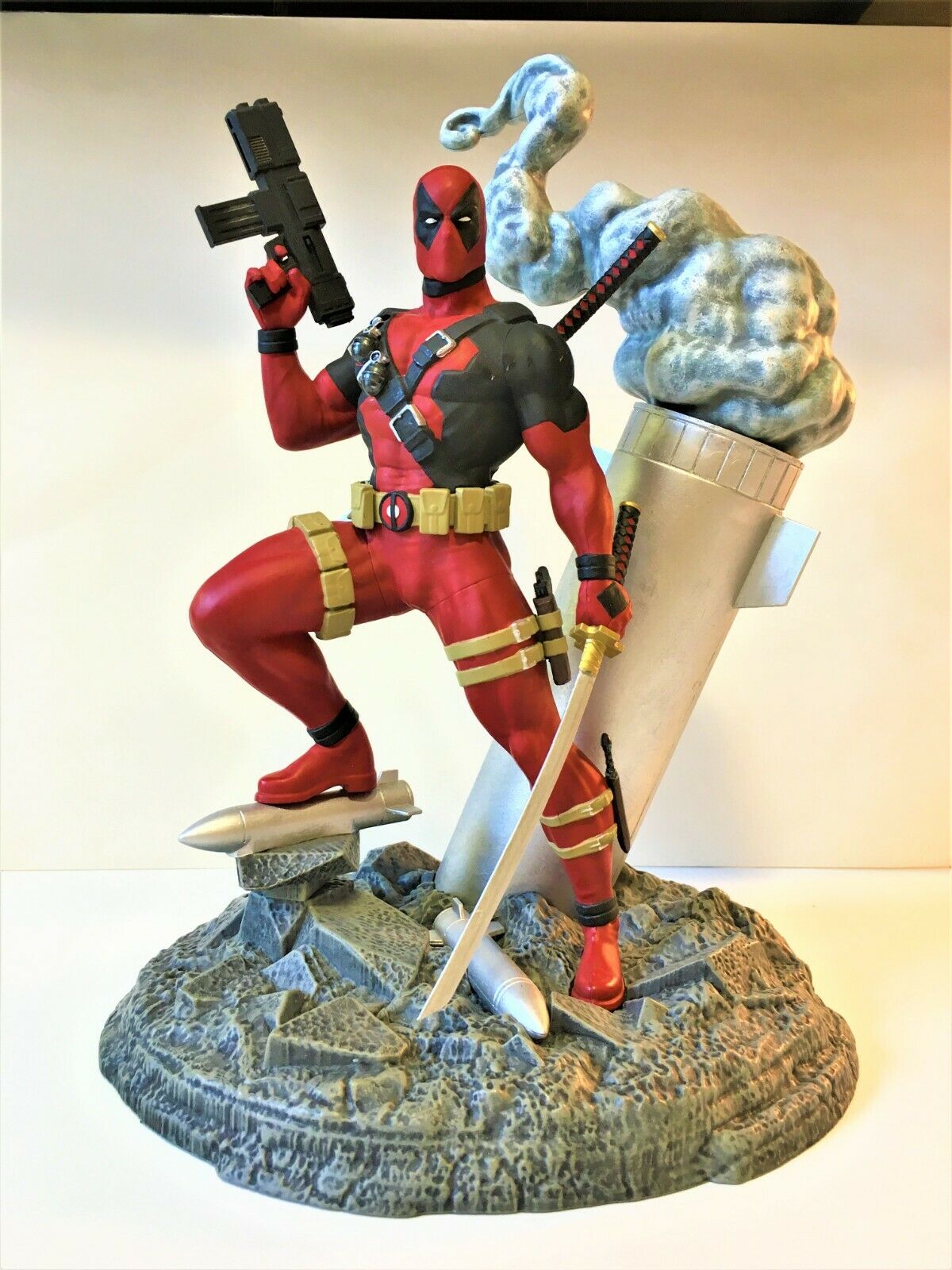 Diamond Select 2007 Dead Pool Model Kit Professionally Built And Painted Take A